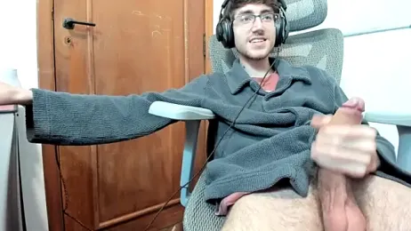 4rthurTV — вебкам-модель онлайн на stripchat