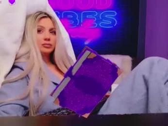 taahiraarabian — вебкам-модель онлайн на chaturbate