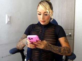 mia-hott — вебкам-модель онлайн на camsoda