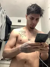 Aronfox23 — Stripchat stream photo (Jul 2026)