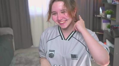 Angelluke — Cam4 stream photo (Aug 2026)