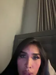 PrettyYoungHugeCockTS — вебкам-модель онлайн на stripchat