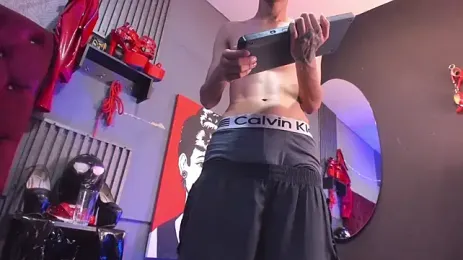 MikeHunteer — вебкам-модель онлайн на stripchat