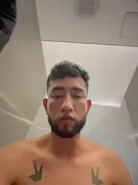 liam_bronw — вебкам-модель онлайн на stripchat