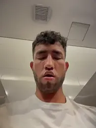 liam_bronw — вебкам-модель онлайн на stripchat