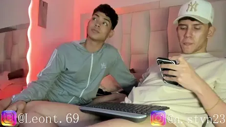 LoganTwink18 — вебкам-модель онлайн на stripchat