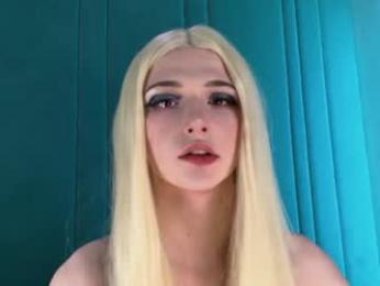 dollfacedeluxe — вебкам-модель онлайн на chaturbate