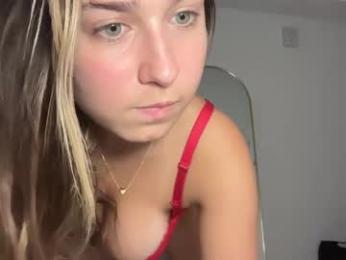 elenahere4u — Chaturbate stream photo (Mar 2026)