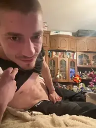 bosnianhot — Stripchat stream photo (Apr 2026)