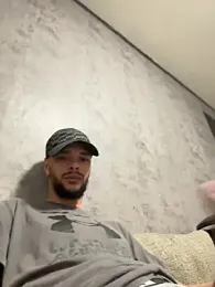 Lionayowe — Stripchat stream photo (Apr 2026)
