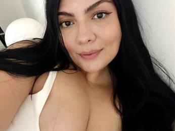 LolaPrice — вебкам-модель онлайн на livejasmin