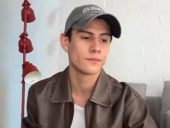 hey_cesard — Chaturbate stream photo (Jun 2026)