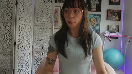 makiyahbelle — вебкам-модель онлайн на stripchat