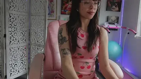 makiyahbelle — вебкам-модель онлайн на stripchat