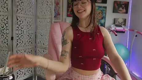makiyahbelle — вебкам-модель онлайн на stripchat