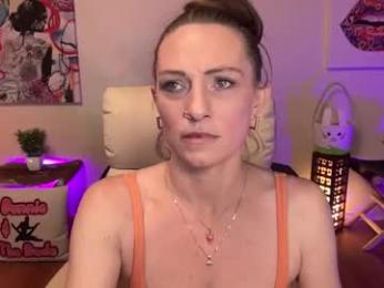 bunnieandthedude — Chaturbate stream photo (Apr 2026)