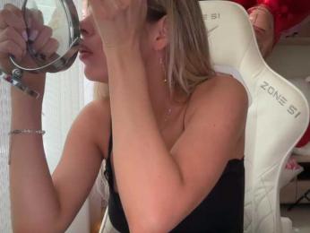 Baby_face — вебкам-модель онлайн на bongacams