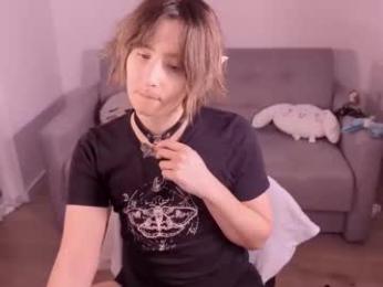 mothkink — вебкам-модель онлайн на chaturbate