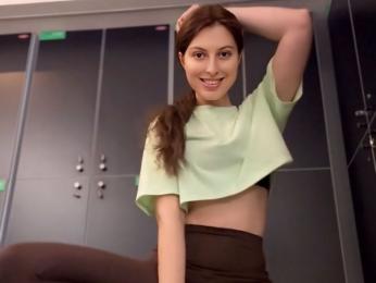 MiaEstrellas — вебкам-модель онлайн на livejasmin