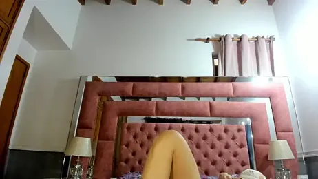 briana_wonder69xxx — вебкам-модель онлайн на stripchat