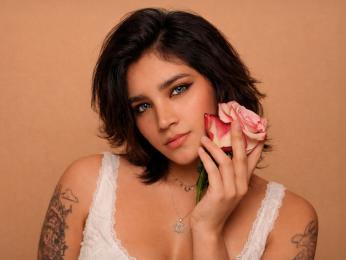 AlexiaBanner — вебкам-модель онлайн на livejasmin