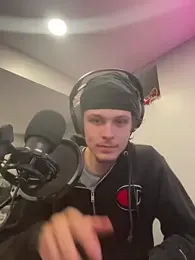 8inchesfr — Stripchat stream photo (Sep 2026)