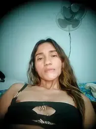 isaa- — Stripchat stream photo (Apr 2026)