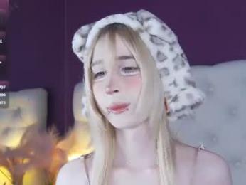 cutetomie — вебкам-модель онлайн на chaturbate