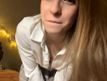 bumblebliss — Chaturbate stream photo (Apr 2026)