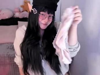 omorimori — вебкам-модель онлайн на chaturbate