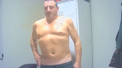 Trombatore72 — вебкам-модель онлайн на cam4