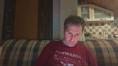 neverbeennever — Cam4 stream photo (May 2026)