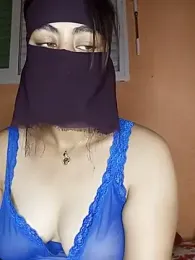 PommeBleue — вебкам-модель онлайн на stripchat