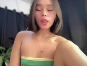 lovely_cittie18 — вебкам-модель онлайн на chaturbate