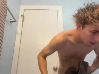 bradyglenxo — вебкам-модель онлайн на chaturbate