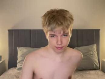 metratok — вебкам-модель онлайн на chaturbate