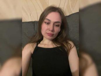 Fyflia — вебкам-модель онлайн на bongacams