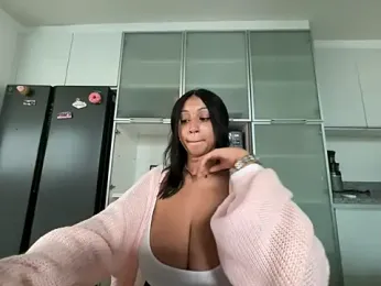 Naomisroom — вебкам-модель онлайн на stripchat