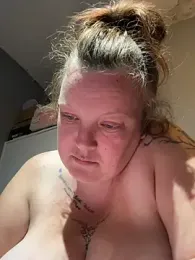busty-bella1 — Stripchat stream photo (Sep 2026)