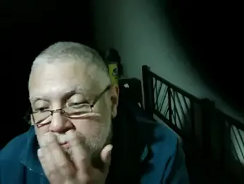 100Tauros — Stripchat stream photo (Mar 2026)