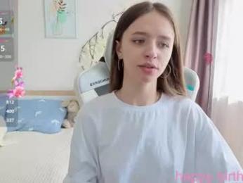 poopl_000 — вебкам-модель онлайн на chaturbate