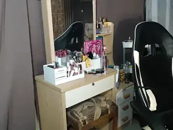 honey_caya — Stripchat stream photo (Jun 2025)