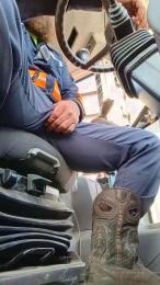 CallMeeDaddy89 — вебкам-модель онлайн на cam4