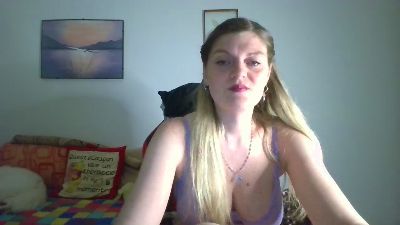 LoveLola26 — Cam4 stream photo (May 2026)