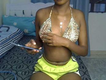 PetiteNoir — Bongacams stream photo (Apr 2026)