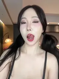 AYW-21 — вебкам-модель онлайн на stripchat