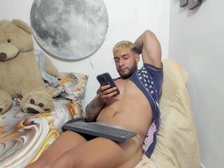 Mike Smitth — вебкам-модель онлайн на flirt4free