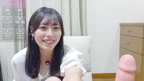 Lumi-chan — вебкам-модель онлайн на stripchat