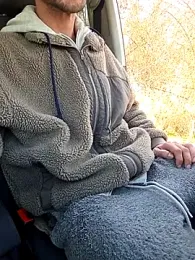 Zeefy — вебкам-модель онлайн на stripchat