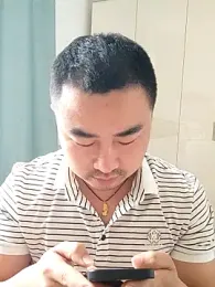 guozuo — вебкам-модель онлайн на stripchat